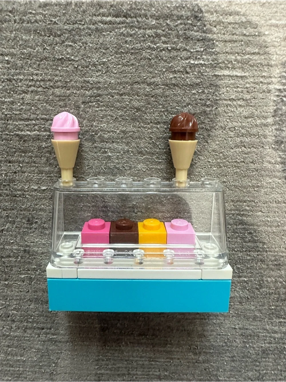 LEGO Juniors Supermarket Suitcase (10684)